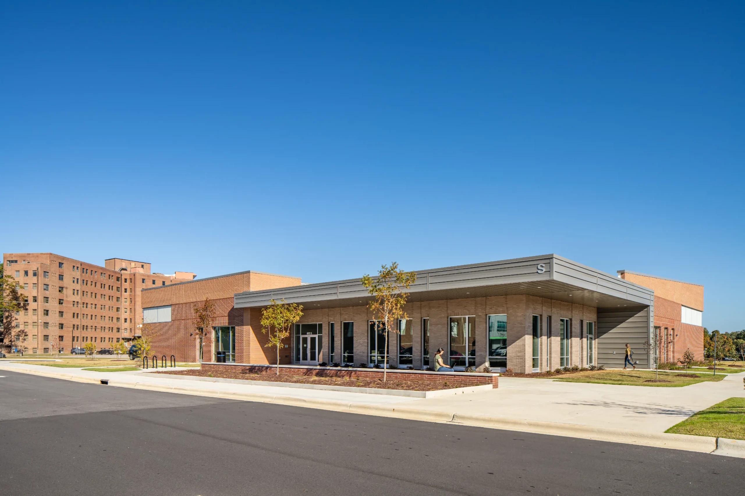 The exterior of the Wilson CC's Building S by HH Architecture